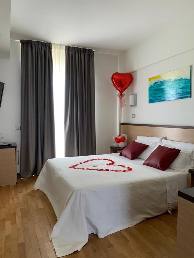 Hotel Royal San Benedetto del Tronto Kültér fotó