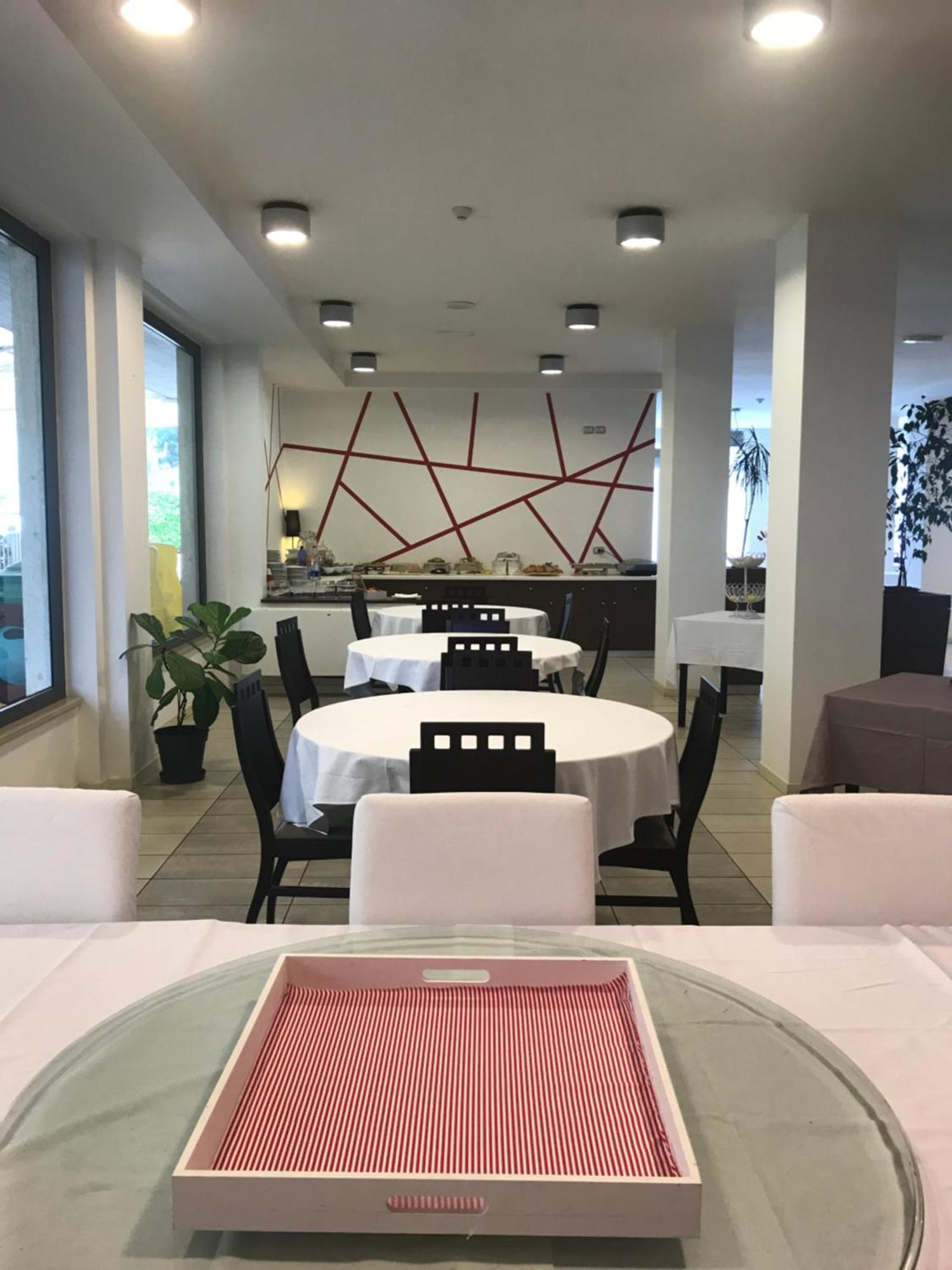 Hotel Royal San Benedetto del Tronto Kültér fotó