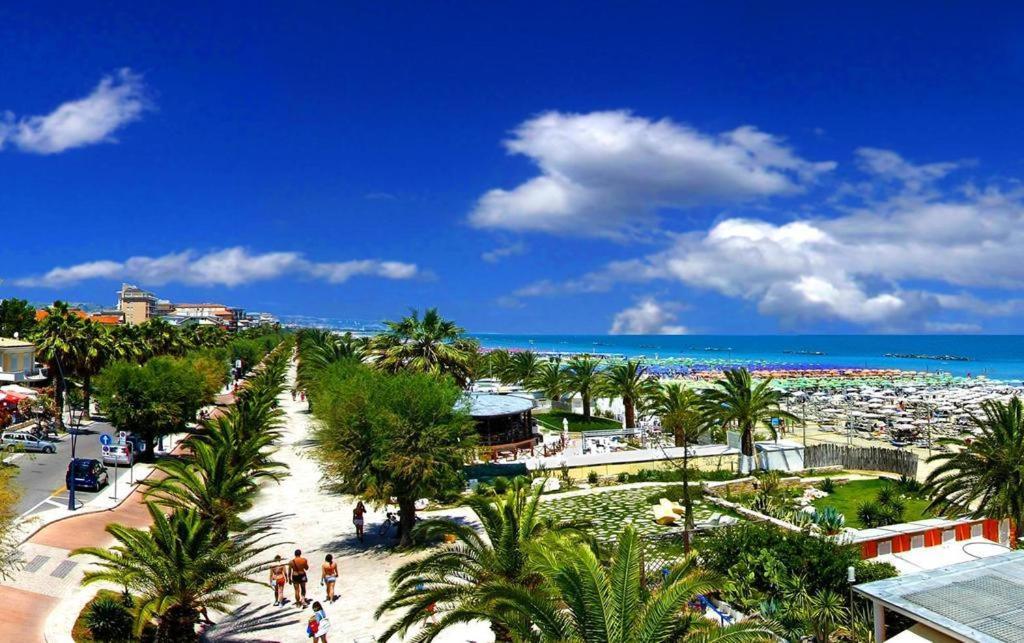 Hotel Royal San Benedetto del Tronto Kültér fotó