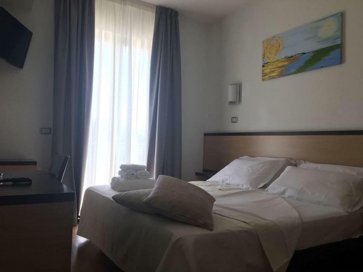 Hotel Royal San Benedetto del Tronto Kültér fotó