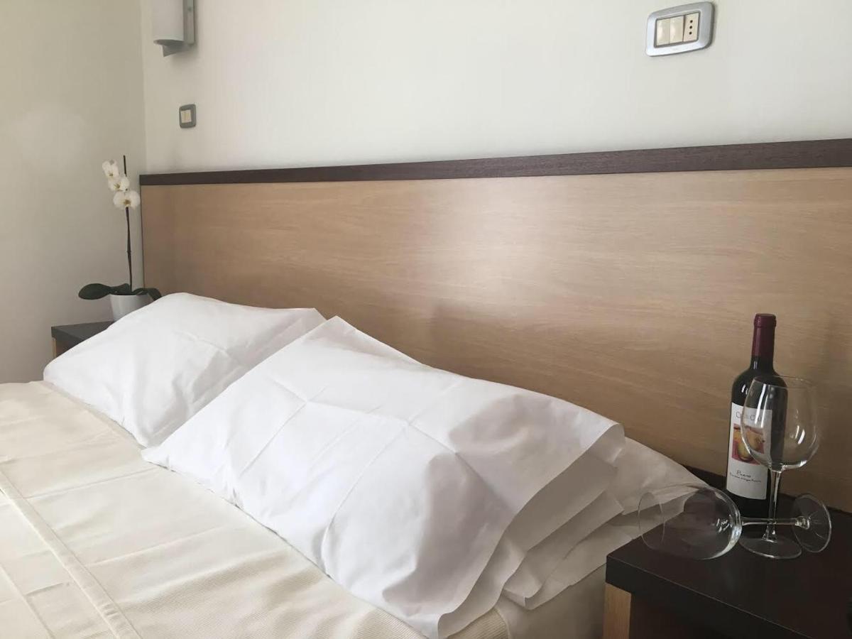 Hotel Royal San Benedetto del Tronto Kültér fotó