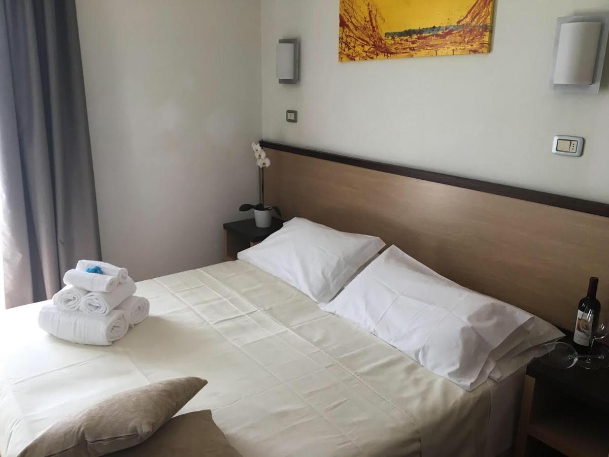 Hotel Royal San Benedetto del Tronto Kültér fotó